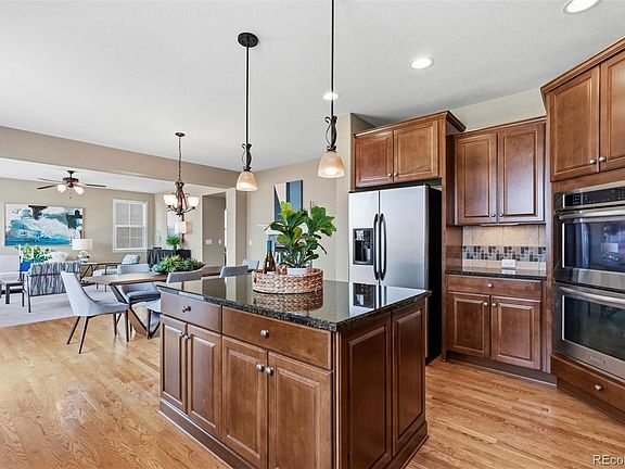 3rd image of 10896 Valleybrook Circle