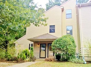 101 Larkspur Ln, Jackson, NJ