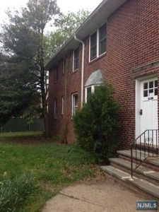15 N Carpenter Ter, Belleville, NJ, 07109