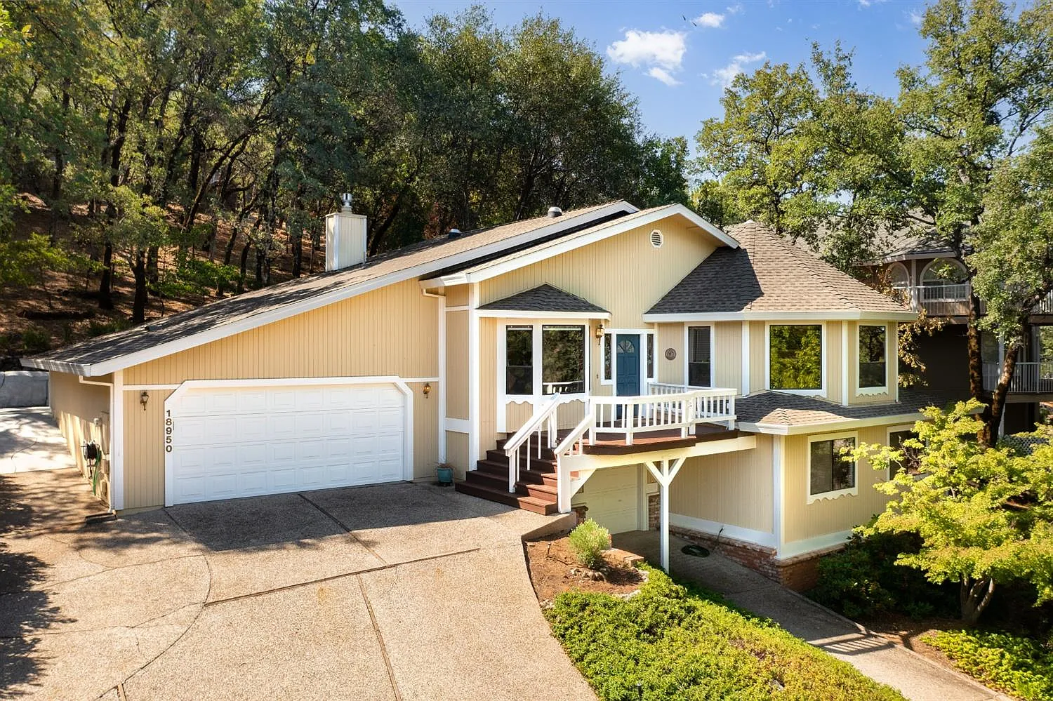 18950 Hummingbird Dr photo 1