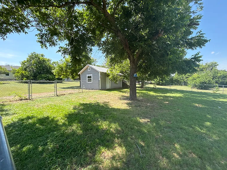 15 N College Ave — Photo 5