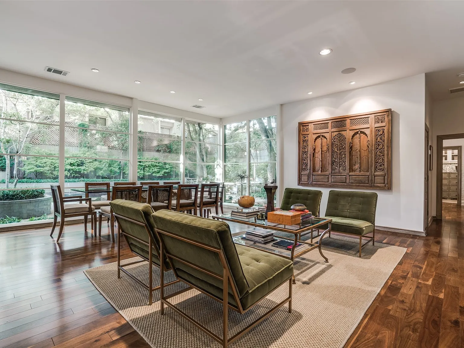 4 bed, 4.0 bath, 3158 sqft, $20,000 — Photo 3