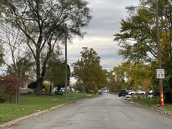 4th image of 2433 Kitchner Dr