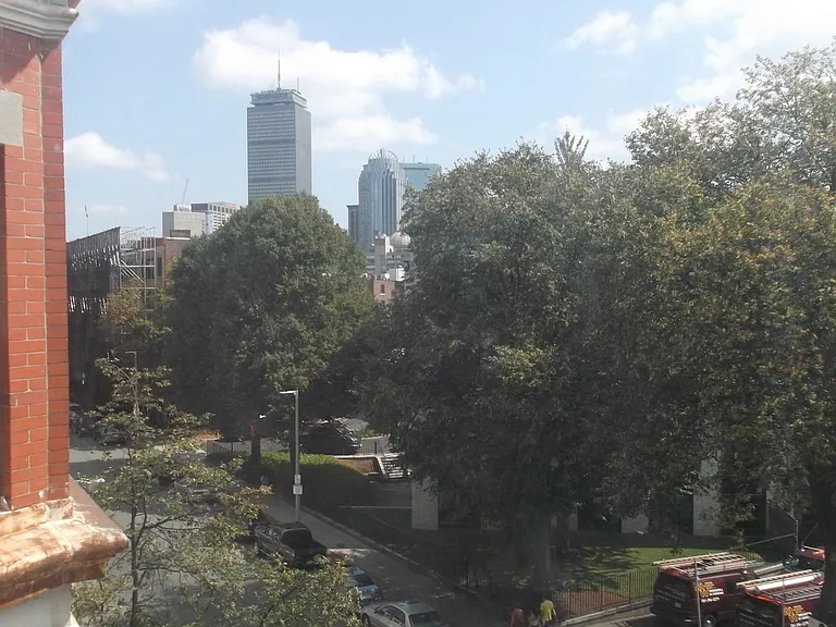 165 Hemenway St #19 — Photo 11