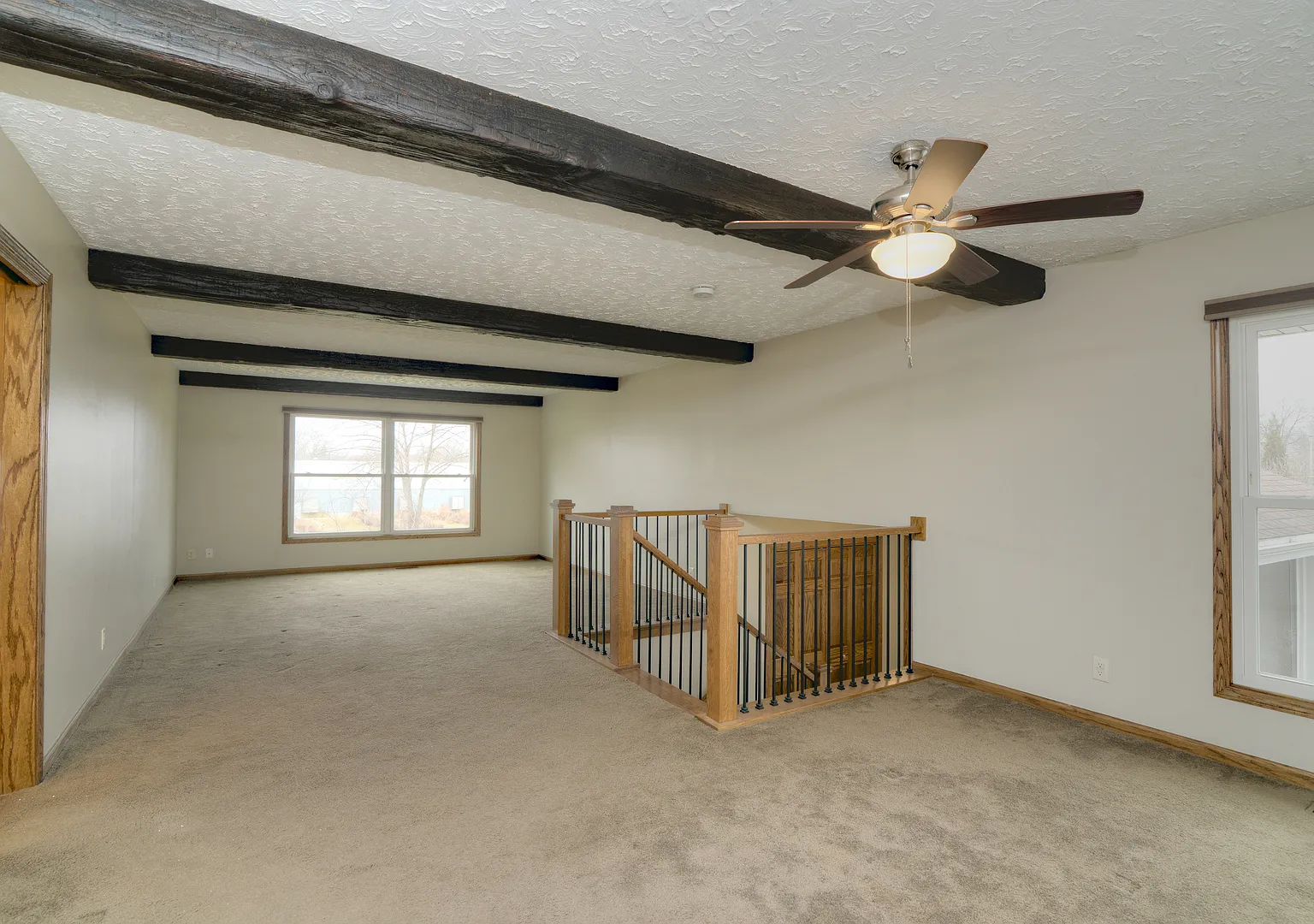 3 bed, 3.0 bath, 2576 sqft, $3,200 — Photo 4
