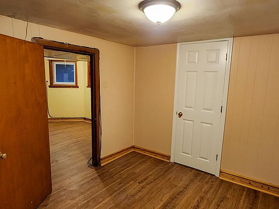 2nd image of 3529 N Oakley Ave #Basement