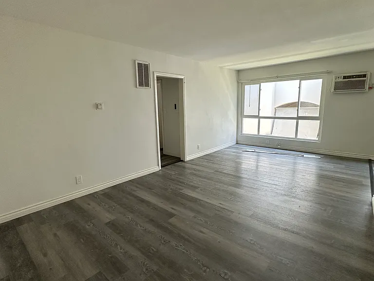 4521 Colfax Ave #213 — Photo 2
