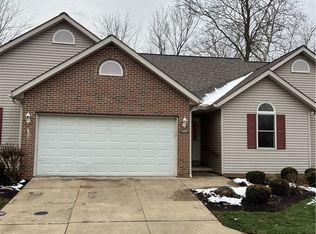 1409 Waters Edge Dr, Akron, OH 44313