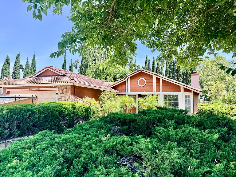 3400 Crowley Ct — Photo 2