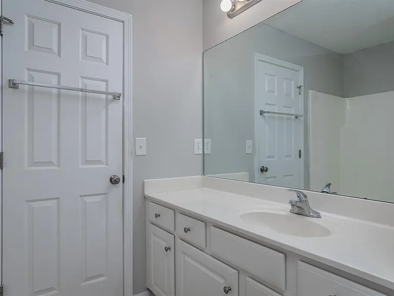 129 Crickhollow Cir — Photo 7