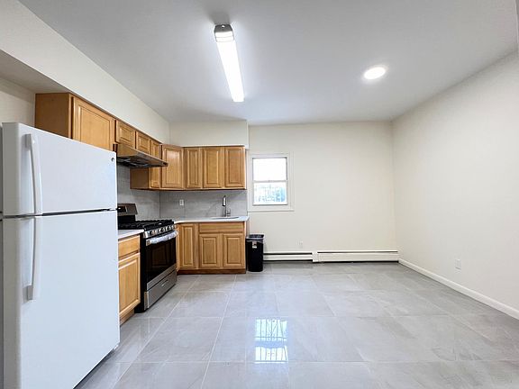 3rd image of 2527 Harway Ave #1F
