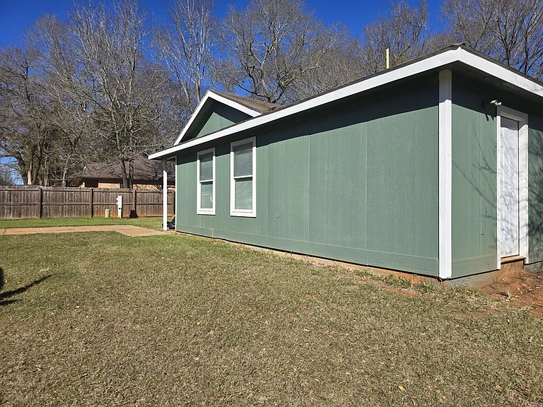 10226 Country Hills Blvd — Photo 3