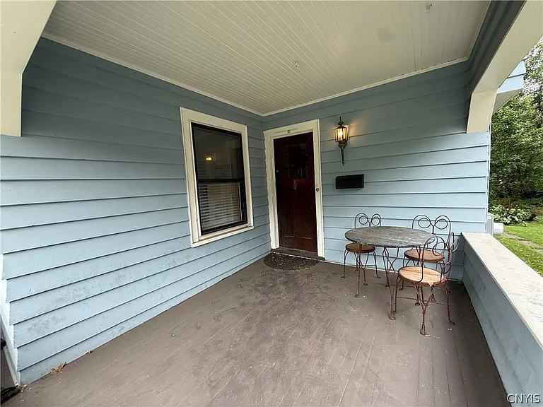 936 Lancaster Ave — Photo 3