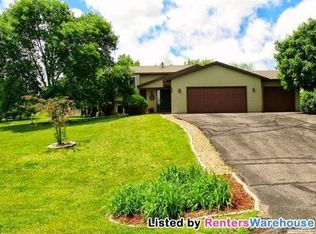 748 Meander Rd, Hanover, MN 55341