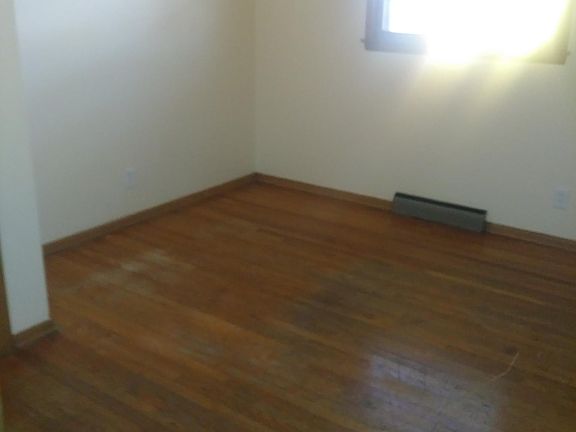 5th image of 315 Willard Ave