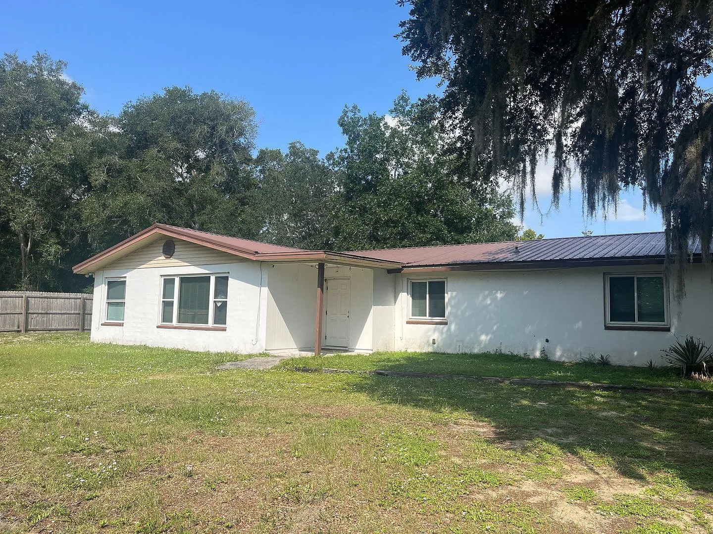 4 bed, 3.0 bath, 2190 sqft, $1,999 — Photo 1