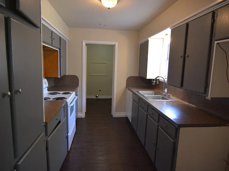 4701 Rockmoor Ln — Photo 7