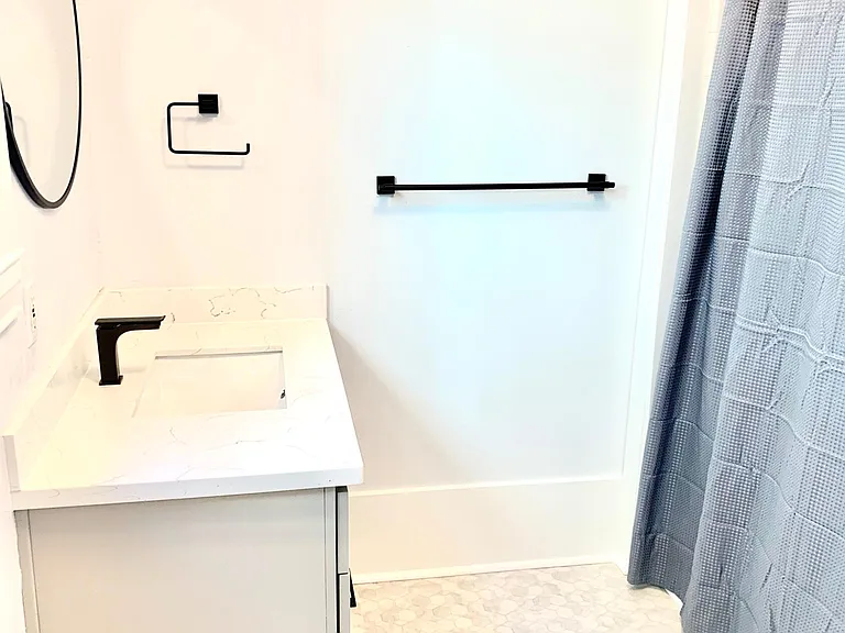 2214 Capitol Ave #2 — Photo 6
