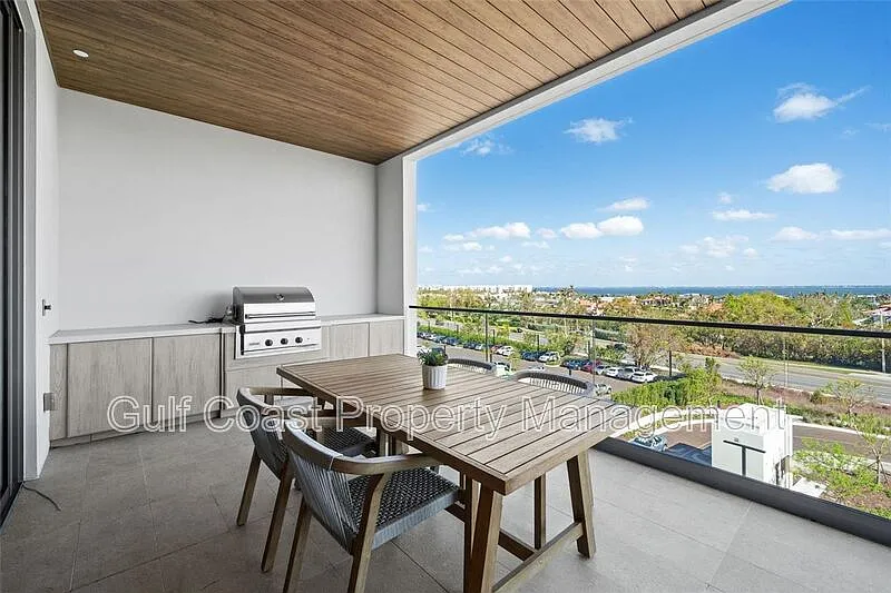 1 bed, 2.0 bath, 1556 sqft, $15,000 — Photo 3