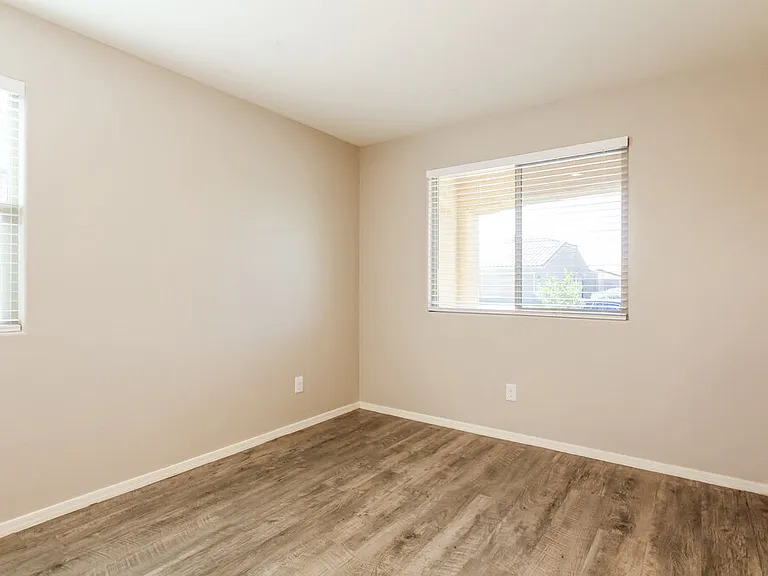 25422 W La Mont Ave — Photo 5