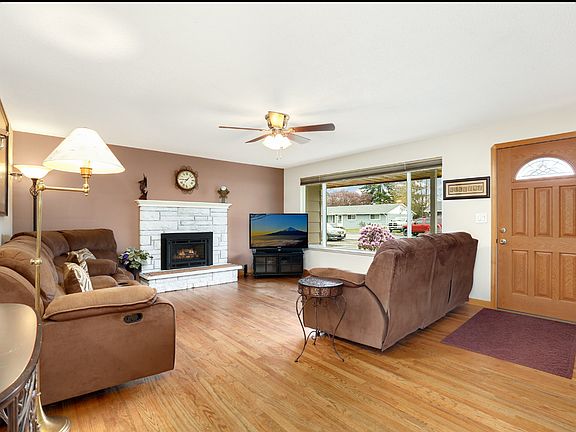 2nd image of 4512 94th Pl NE