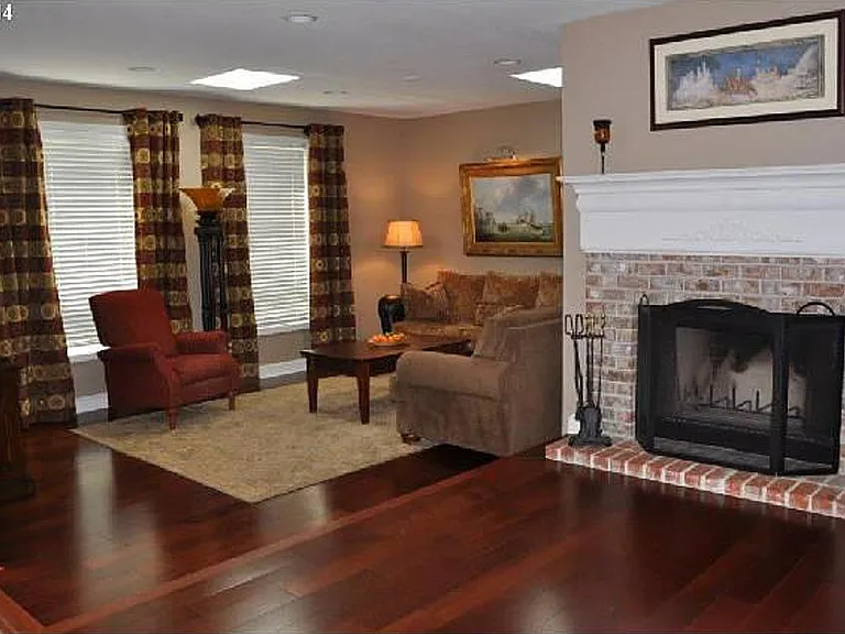 15930 SW Hawk Ct — Photo 4