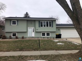 709 S Rohl Dr, Sioux Falls, SD 57103
