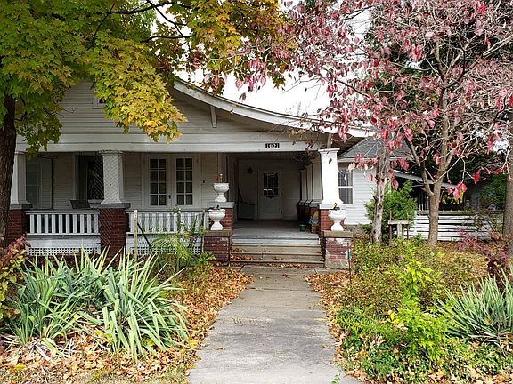 2nd image of 1021 Bryan St