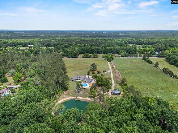 3rd image of 213 Tombfield Rd