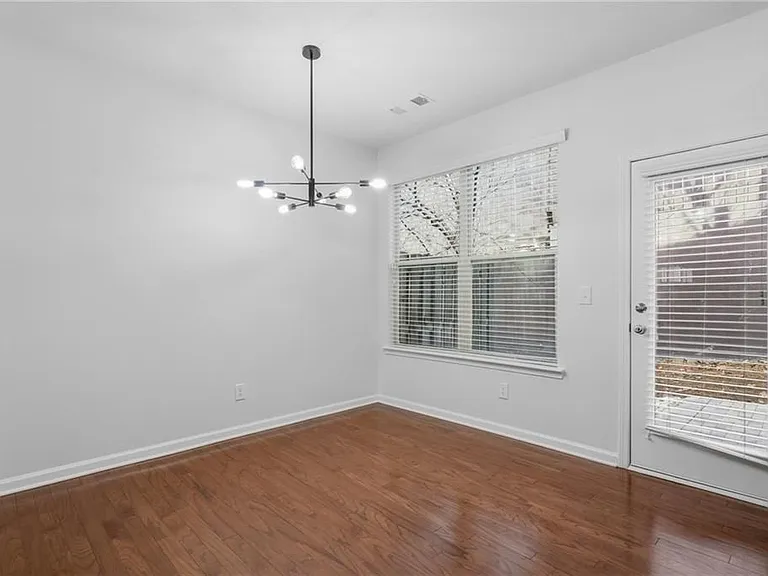 1697 Paxton Dr — Photo 10