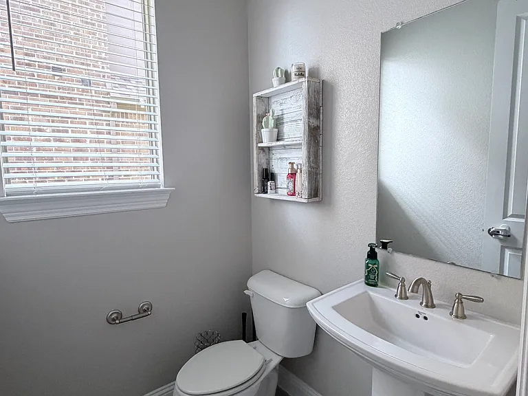 3315 Royal Ridge Dr — Photo 15