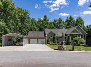 211 Franklin Ct, Purlear, NC 28665