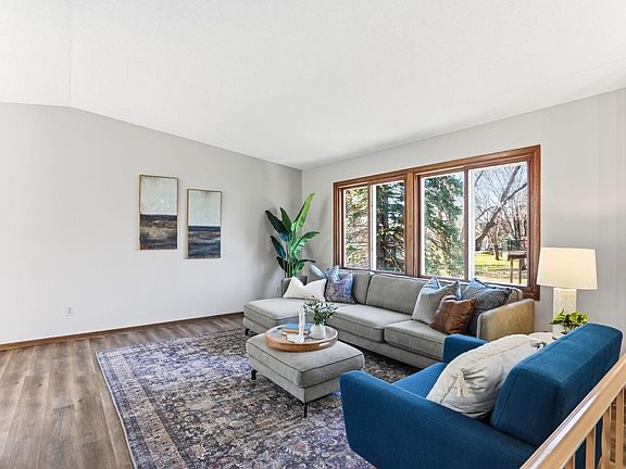 3rd image of 428 96th Ln NE