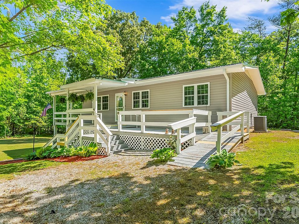 1st image of 106 Silverstone Dr