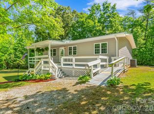 106 Silverstone Dr, Marion, NC 28752