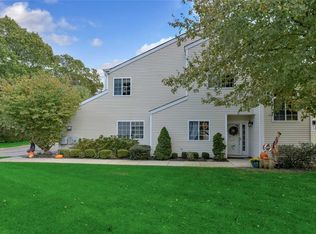 97 Rabbit Run, Manorville, NY 11949