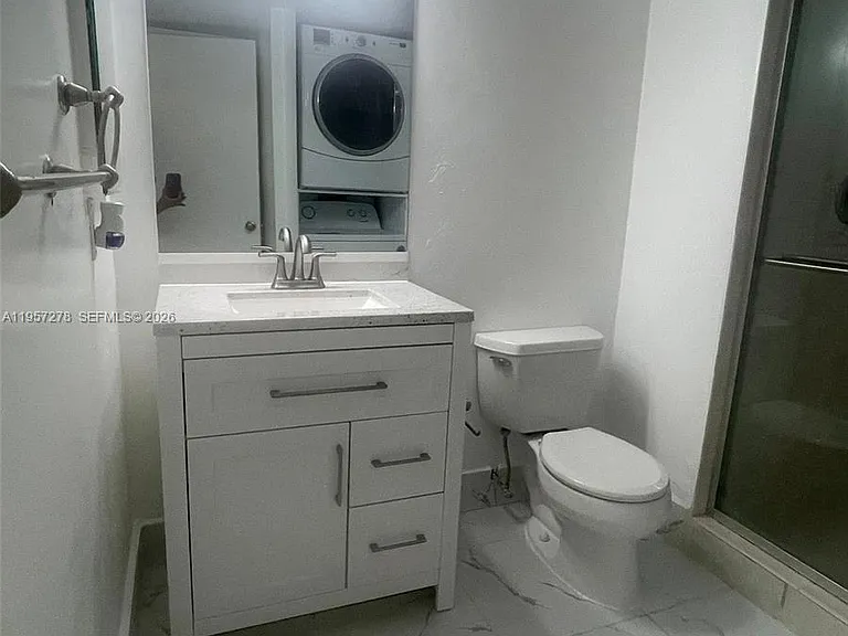 403 Lakeview Dr #106 — Photo 8