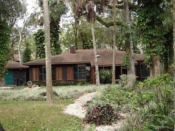 1st image of 900 Nixon Ln