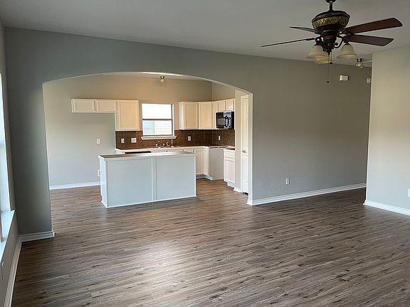 3rd image of 13070 Catahoula Dr
