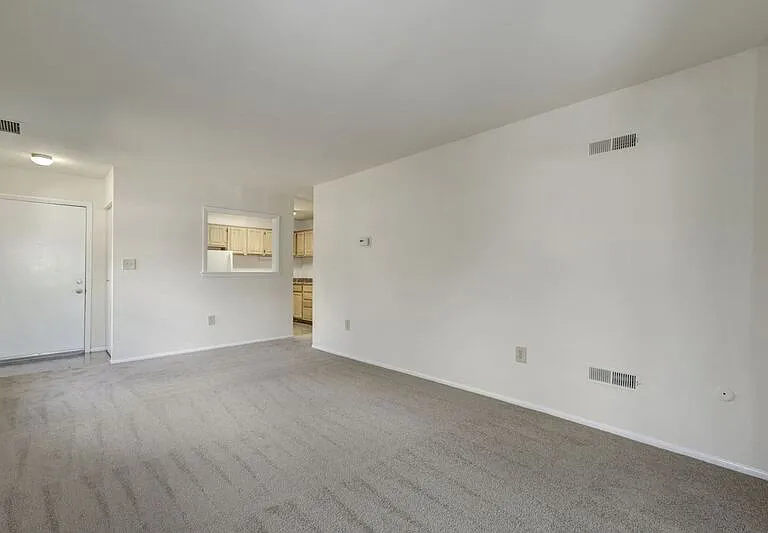 Crossland Apartments — Photo 16