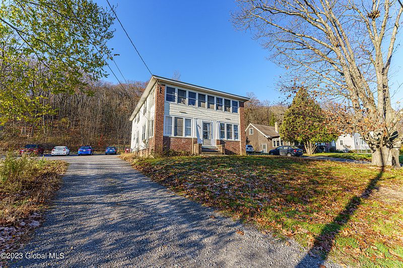 2nd image of 943 Altamont Voorheesville Road