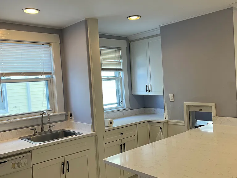 37 Irma Ave — Photo 3
