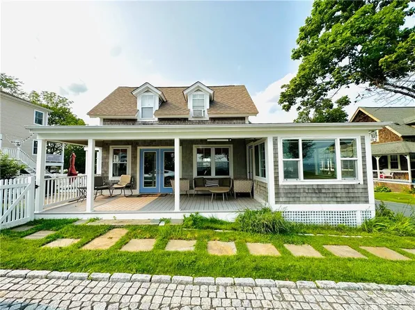 7 15th Ave, Warwick, RI 02886