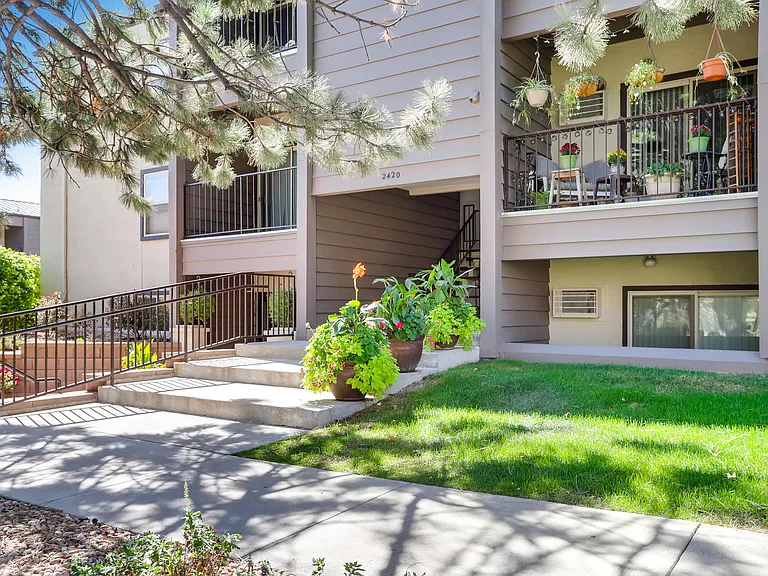 Sterling Heights, Greeley, Co. Apartments