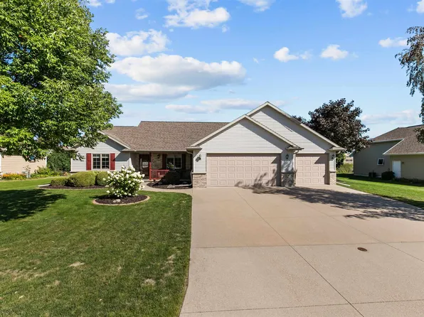 W6164 Shagbark Hickory Ln, Menasha, WI 54952