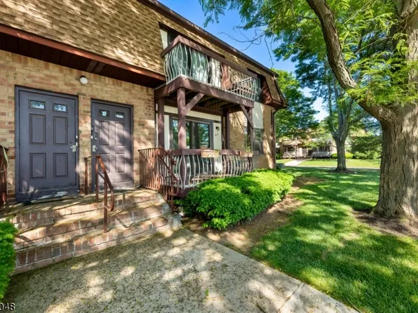 1003 N Oaks Blvd, North Brunswick, NJ 08902