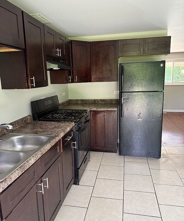 1st image of 4410 182nd St