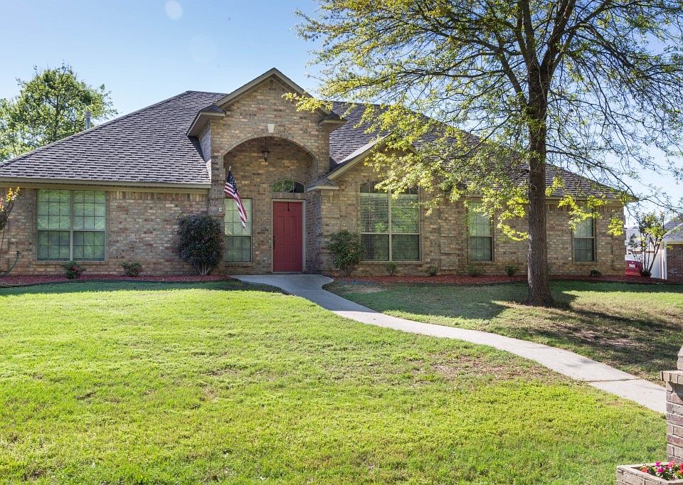 1st image of 1027 Brown Dr
