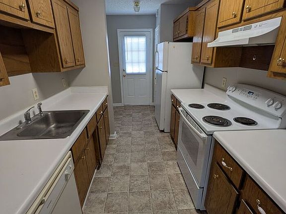 3rd image of 642 W 13th St