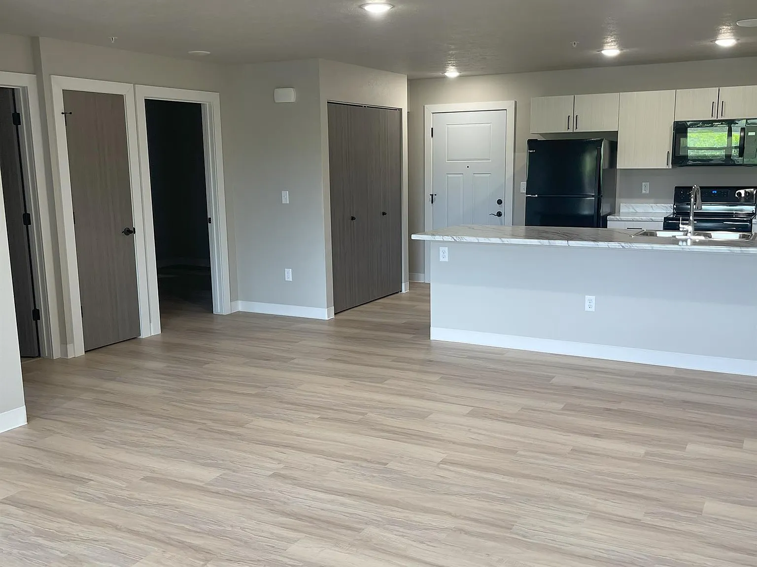 Friia Place Apartments — Photo 3